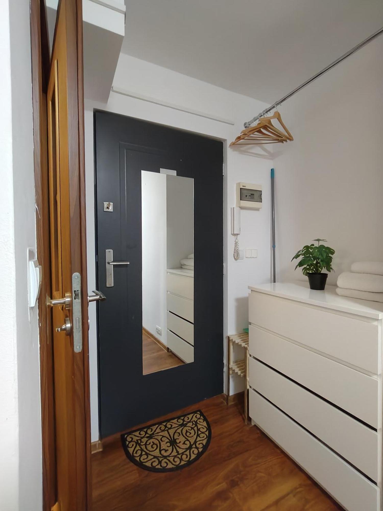 Hollidays Centrum Apartments Warsawa Bagian luar foto